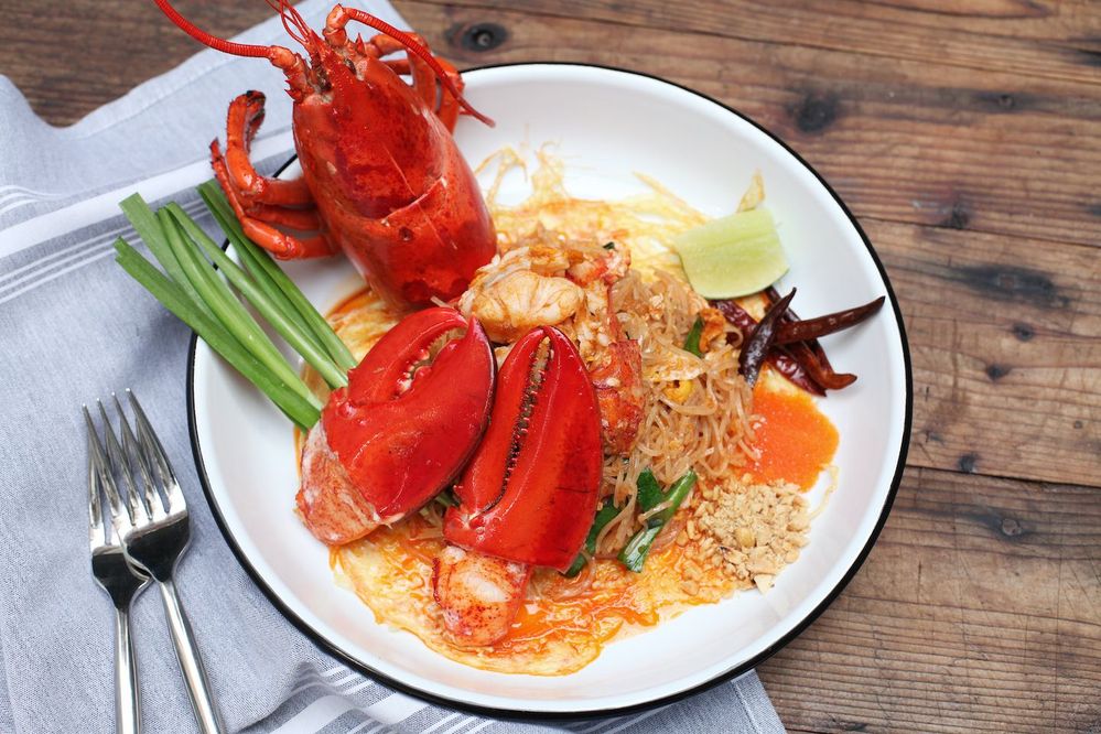 Sen Chan Pad, lobster with tamarind and rice noodles at Wayla